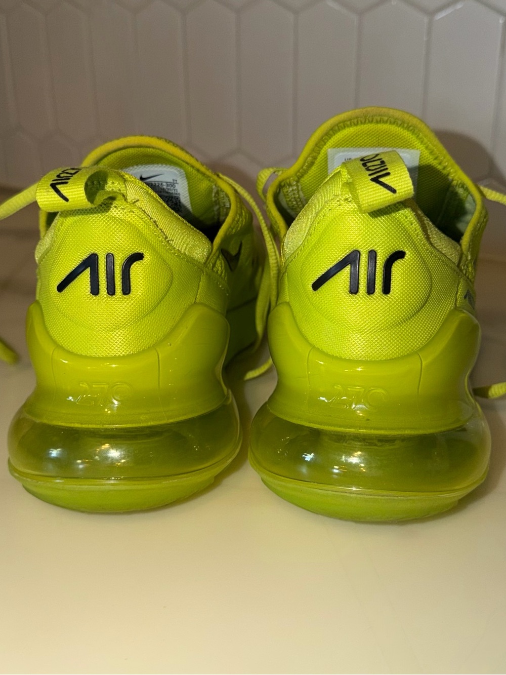 Nike Air Max 270 in Neon Yellow with Black Swoosh - Picture 8 of 9